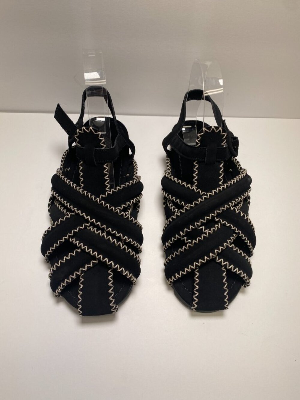 Farm Rio Women's Black Zig Zag Stitch Vegan Leather Sandal Sz 8